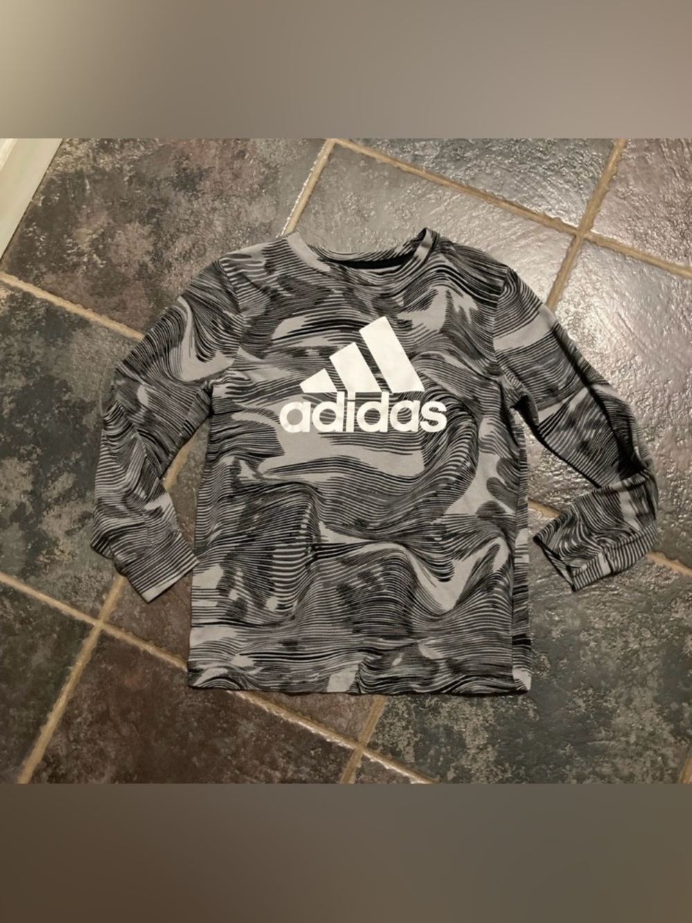 adidas Gray and Black Wave-Pattern Long Sleeve Tee Youth Size 7